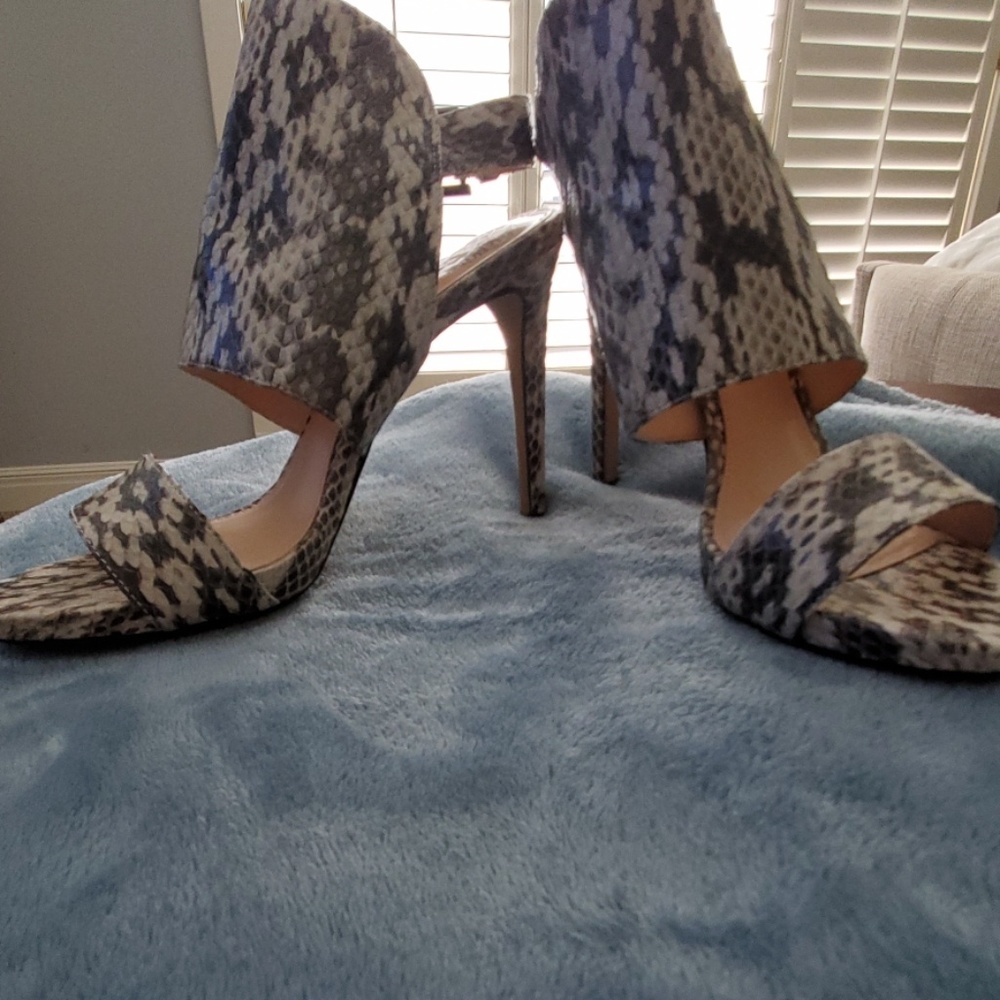 Vince Camuto Heels NWOTOB